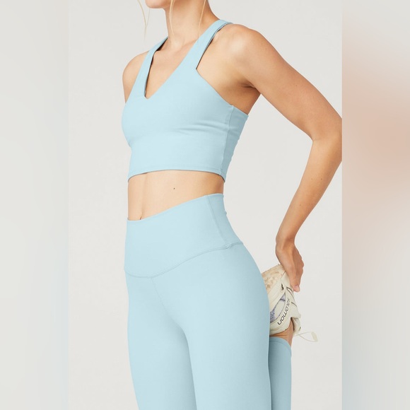 ALO Yoga 7/8 High-Waist Airbrush Legging in Chalk Blue - Picture 4 of 10